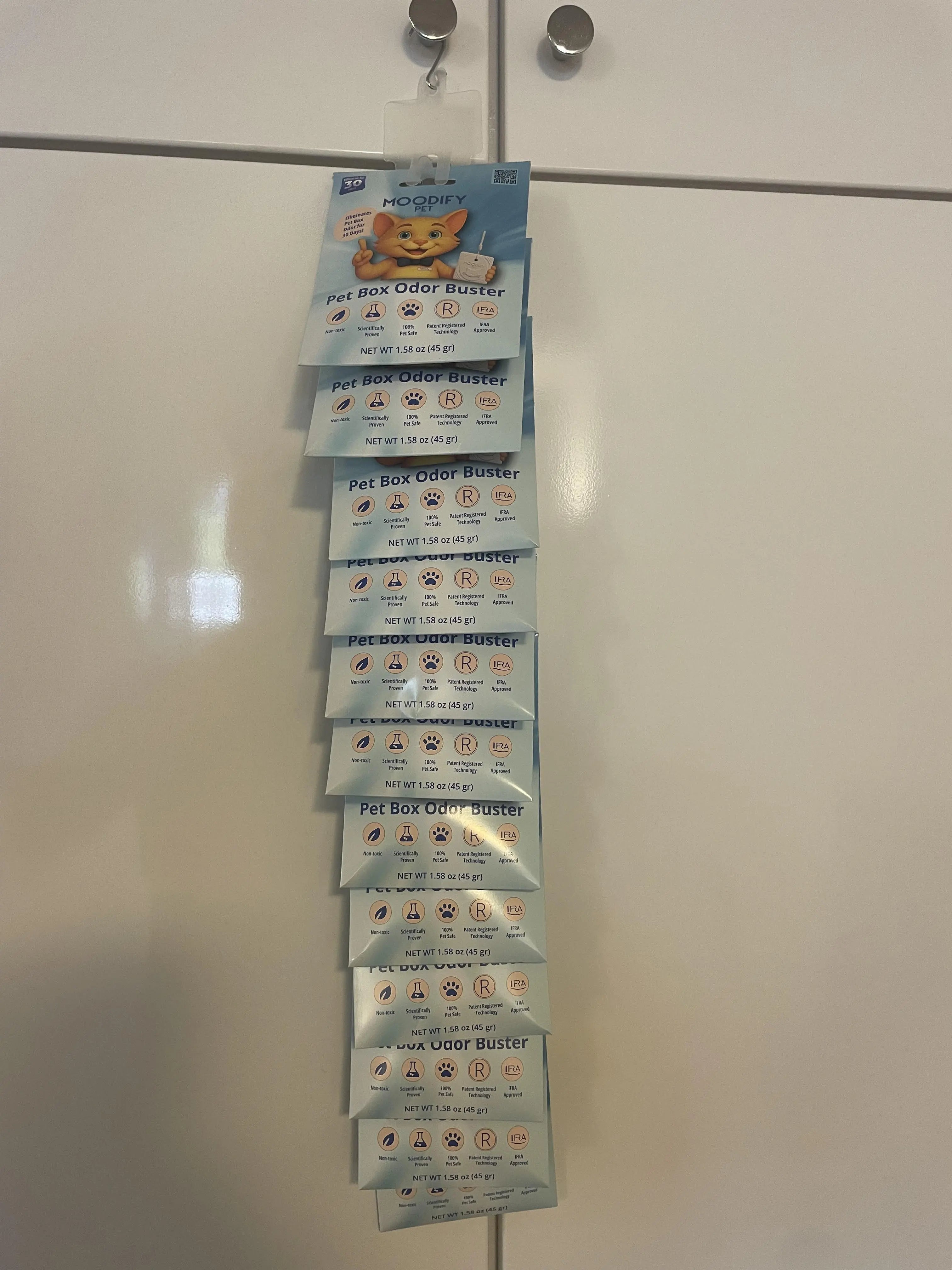 MoodifyPet The Organic, Non-Toxic Cat Box Odor Eliminator Clip Strip 12 Pentads MoodifyPet